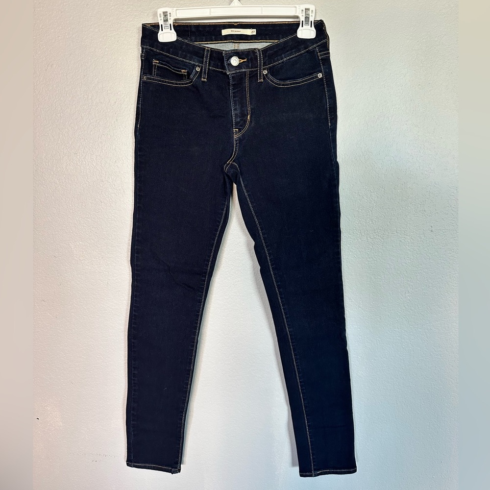 Levi’s 711 Skinny Jeans